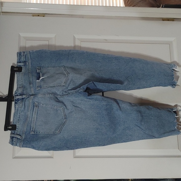 Women's Lane Bryant torn jeans. Size 20. - Picture 3 of 3
